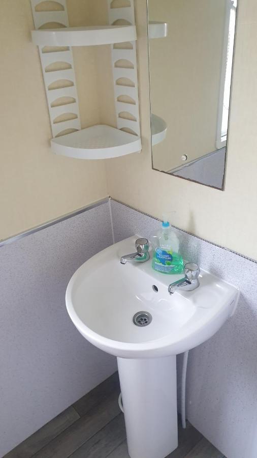 Holiday Home In Lyons Robin Hood Holiday Park Meliden Экстерьер фото