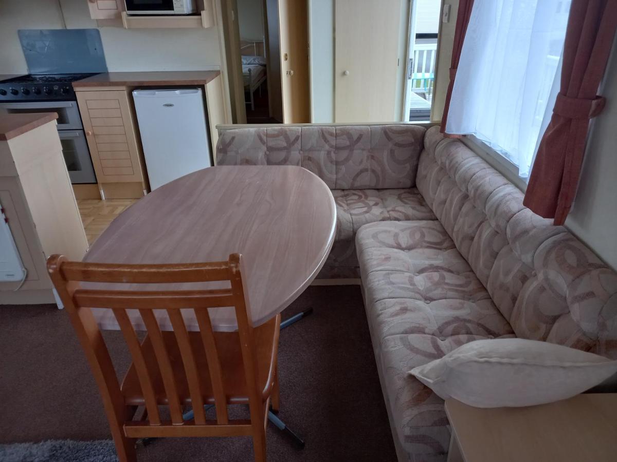 Holiday Home In Lyons Robin Hood Holiday Park Meliden Экстерьер фото