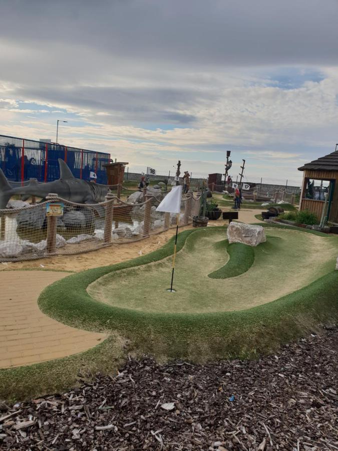 Holiday Home In Lyons Robin Hood Holiday Park Meliden Экстерьер фото