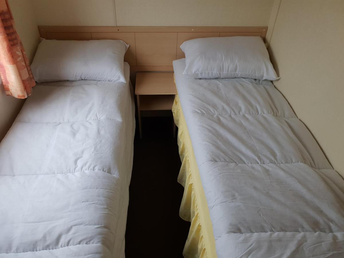 Holiday Home In Lyons Robin Hood Holiday Park Meliden Экстерьер фото